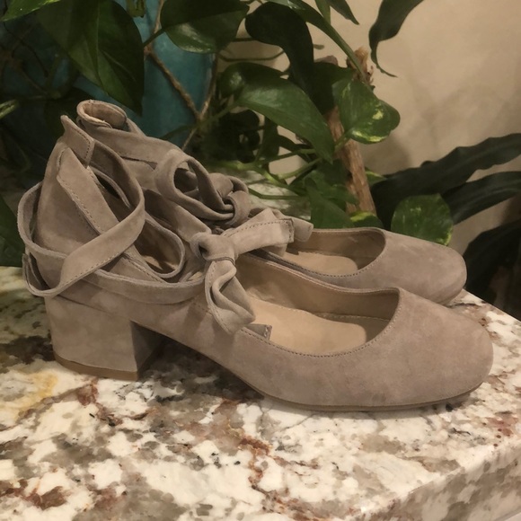 Tie-up suede block heel - Picture 1 of 4